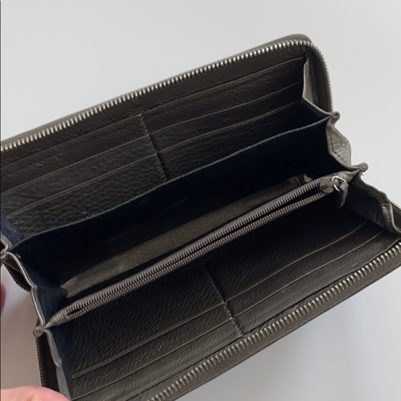 Authentic Gucci Wallet - Picture 3 of 7